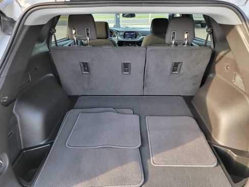Used 2020 Chevrolet Blazer LT FWD image 18