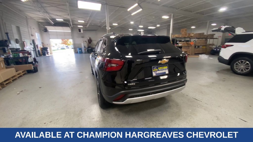 Certified 2024 Chevrolet Trax LT w/ Driver Confidence Package FWD image 9