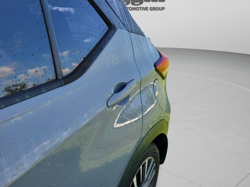 Used 2021 Nissan Kicks SV FWD image 27