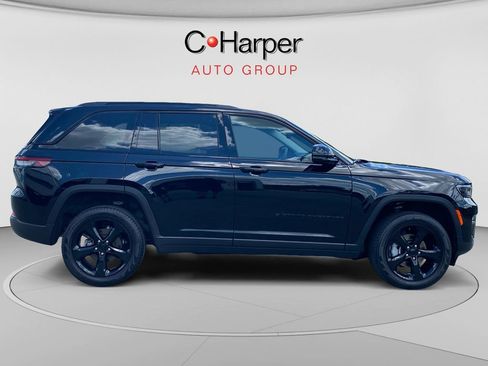 Used 2023 Jeep Grand Cherokee Limited w/ Black Appearance Package AWD/4WD image 2