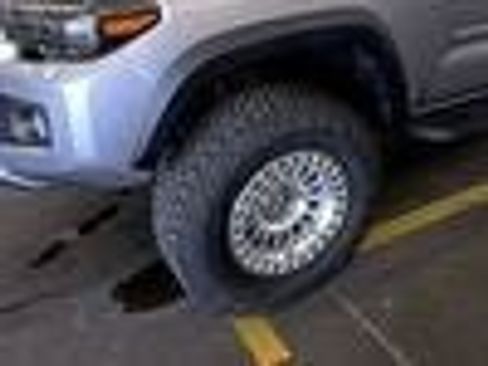 Used 2023 Toyota Tacoma TRD Off-Road AWD/4WD image 12
