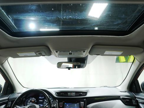 Used 2017 Nissan Rogue Sport SL w/ SL Premium Package image 20