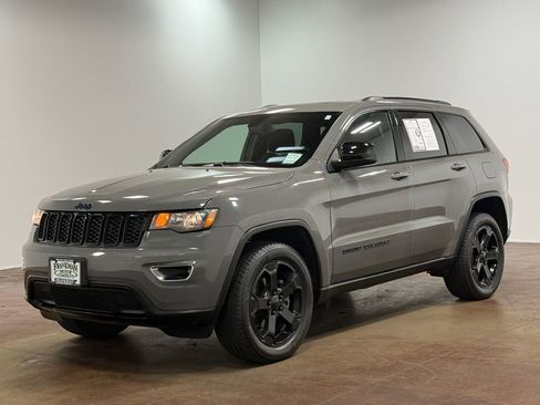 Used 2019 Jeep Grand Cherokee Laredo AWD/4WD image 8