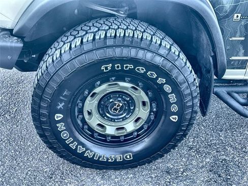 Used 2022 Ford Bronco Everglades image 10