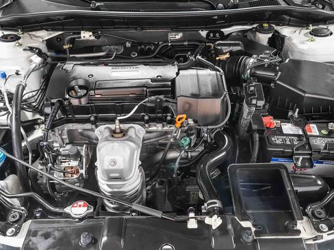 Used 2017 Honda Accord LX image 27