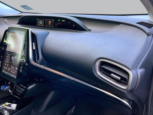 Used 2022 Toyota Prius Prime XLE FWD image 17