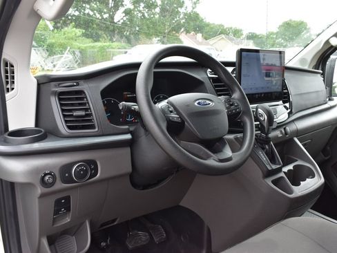 Used 2025 Ford Transit 350 XLT RWD image 9
