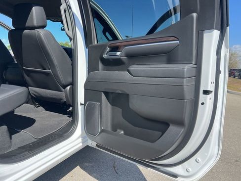 Used 2025 GMC Sierra 1500 SLT image 40