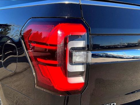 Used 2024 Ford Expedition Limited AWD/4WD image 22