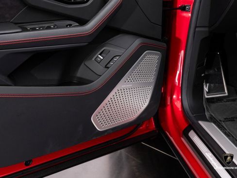 Used 2024 Lamborghini Urus S image 26