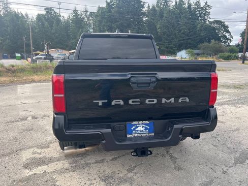 Used 2025 Toyota Tacoma SR5 RWD image 40