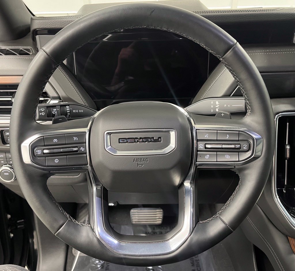 Used 2025 GMC Yukon Denali w/ LPO, Floor Liner Package AWD/4WD image 27