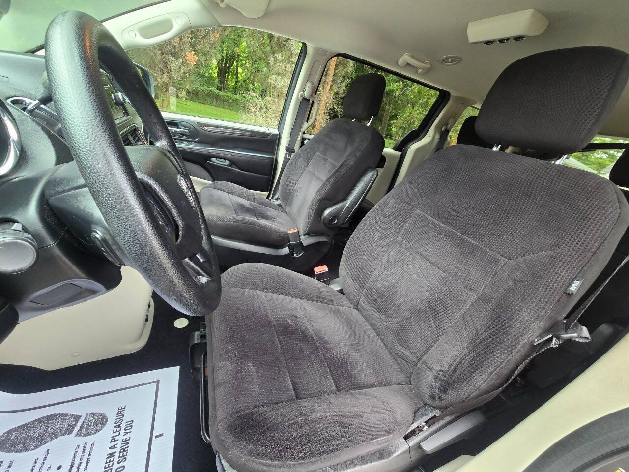 Used 2013 Dodge Grand Caravan SE FWD image 22