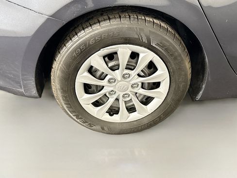 Used 2019 Kia Forte Sedan image 32
