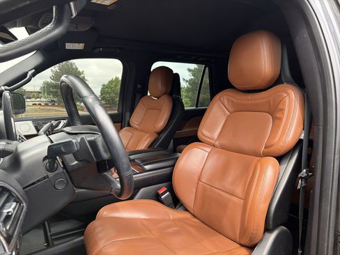Used 2020 Lincoln Navigator Reserve w/ Luxury Package AWD/4WD image 7