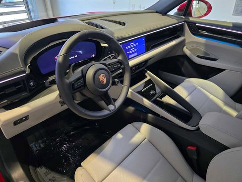 New 2026 Porsche Macan 4 Electric AWD/4WD image 4