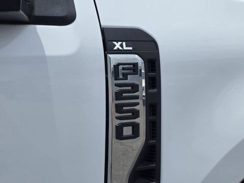 Used 2023 Ford F250 XL w/ XL Chrome Package AWD/4WD image 8
