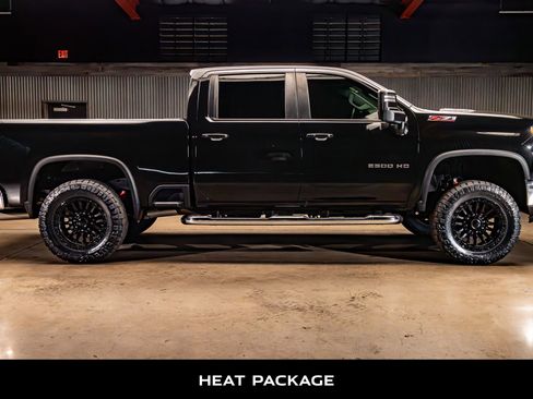 Used 2025 Chevrolet Silverado 2500 LT AWD/4WD image 11
