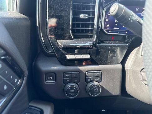 Used 2025 Chevrolet Silverado 1500 ZR2 w/ Technology Package AWD/4WD image 9