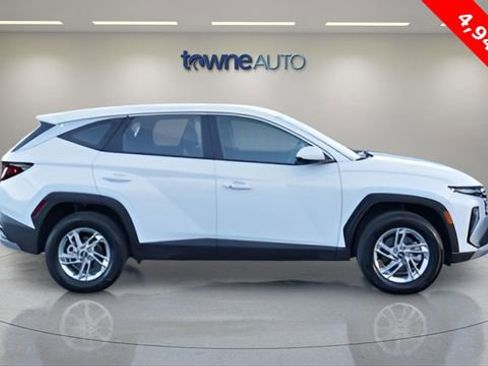 Used 2025 Hyundai Tucson SE image 6