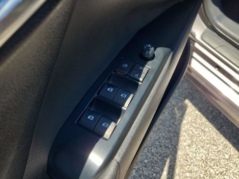 Used 2020 Toyota Camry SE FWD image 14