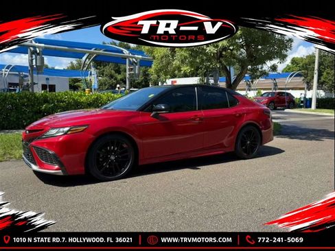 Used 2021 Toyota Camry XSE FWD image 5