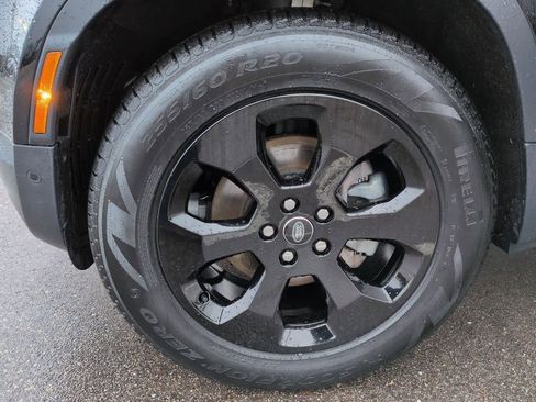 Used 2025 Land Rover Defender 110 S image 13