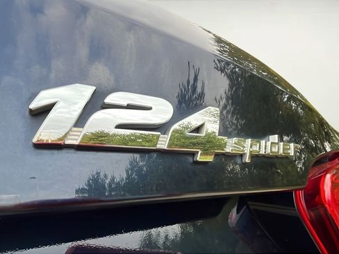 Used 2019 FIAT 124 Spider Classica w/ Technology Group image 10