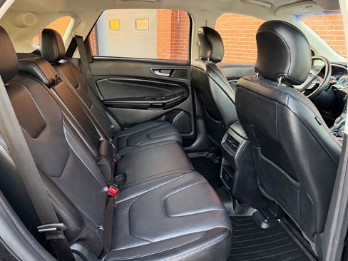 Used 2016 Ford Edge Titanium image 17