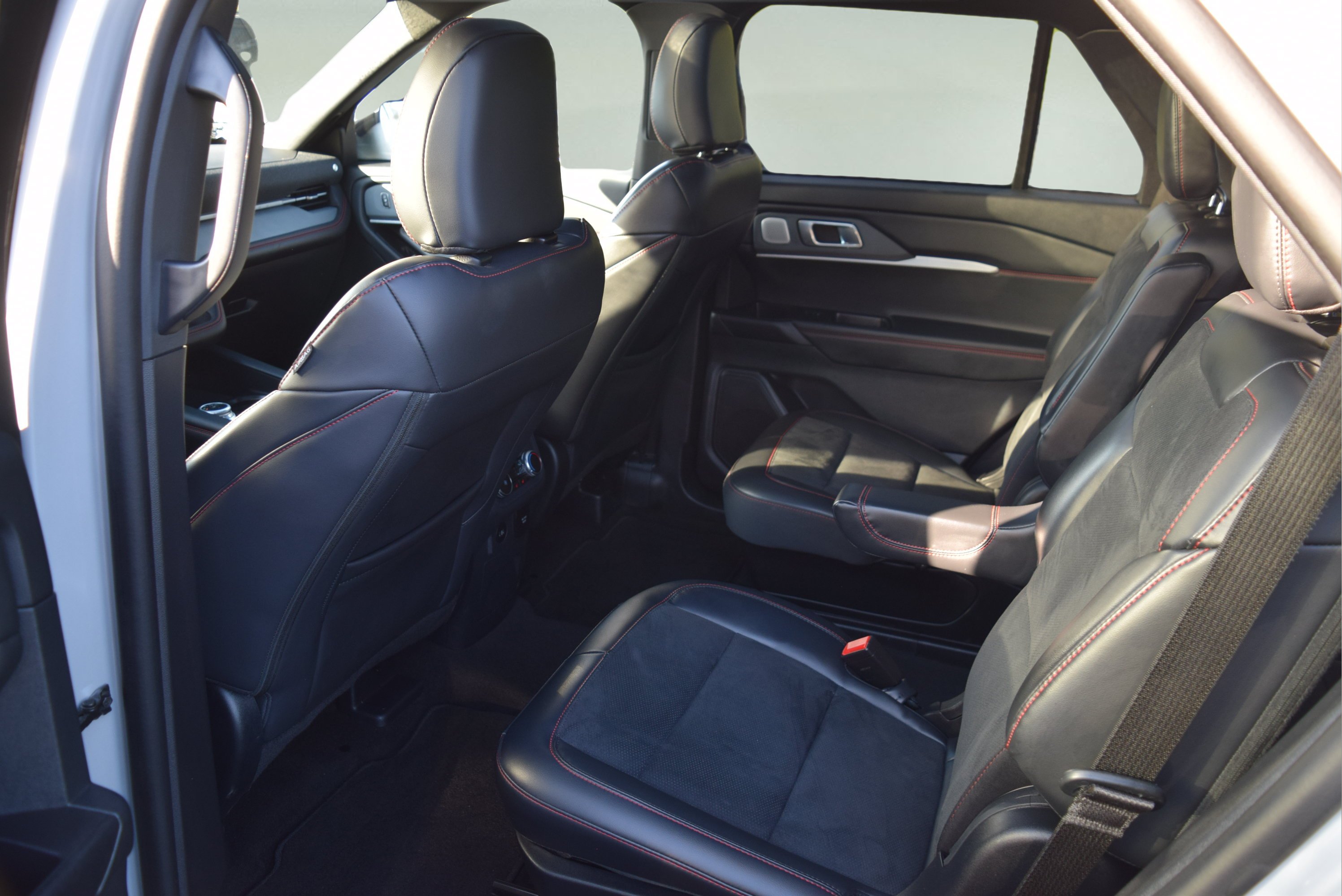 Used 2026 Ford Explorer ST w/ Sun And Sound Package AWD/4WD image 8