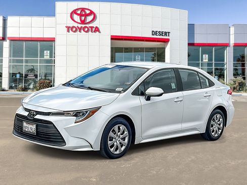 Certified 2025 Toyota Corolla LE image 3