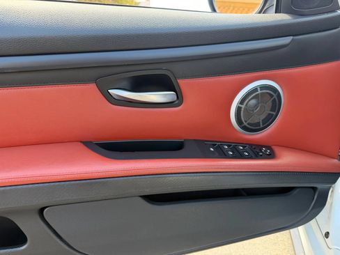 Used 2011 BMW M3 Convertible RWD image 14