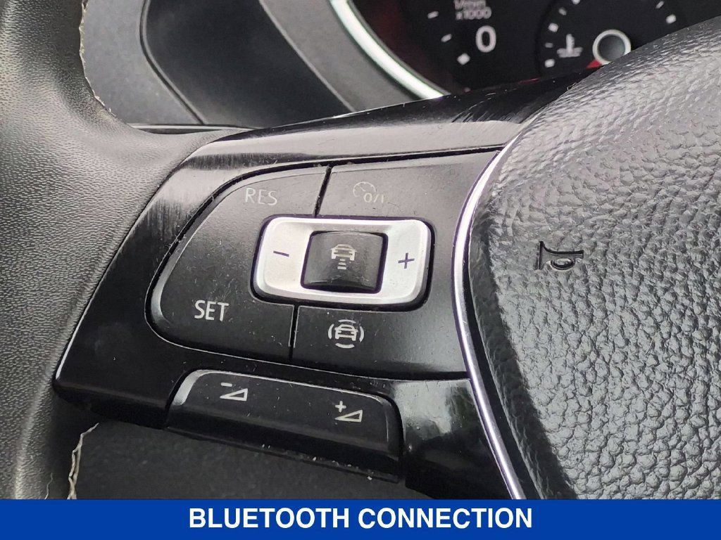 Used 2021 Volkswagen Tiguan SE FWD image 18