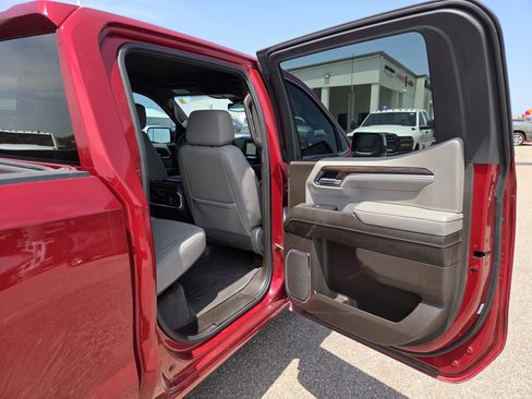 Used 2024 GMC Sierra 1500 SLT w/ SLT Premium Plus Package AWD/4WD image 17