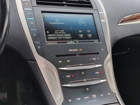 Used 2016 Lincoln MKZ w/ Equipment Group 200A Select FWD image 29