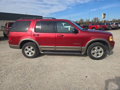 Used 2004 Ford Explorer Eddie Bauer image 2