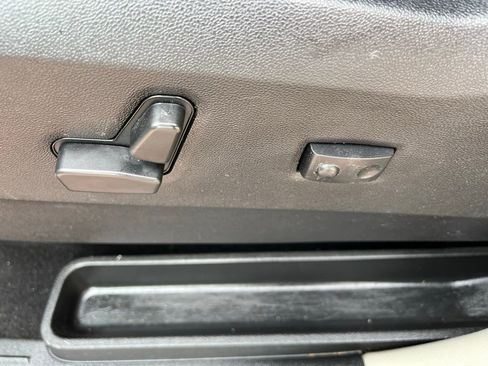 Used 2020 Dodge Grand Caravan SXT image 10