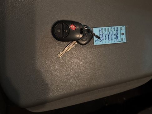 Used 2012 Toyota Tundra 4x4 Double Cab image 36