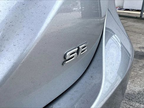 Used 2021 Toyota Camry SE FWD image 21