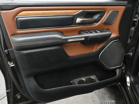 Used 2019 RAM 1500 Limited image 10