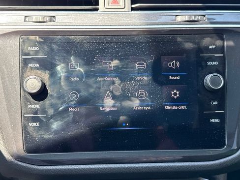 Used 2021 Volkswagen Tiguan SE w/ Panoramic Sunroof Package AWD/4WD image 21