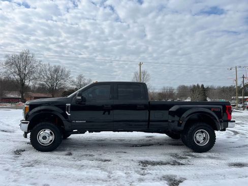 Used 2017 Ford F350 Lariat w/ Lariat Ultimate Package image 4
