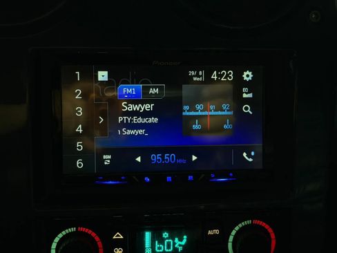 Used 2005 HUMMER H2 w/ Preferred Equipment Group AWD/4WD image 40