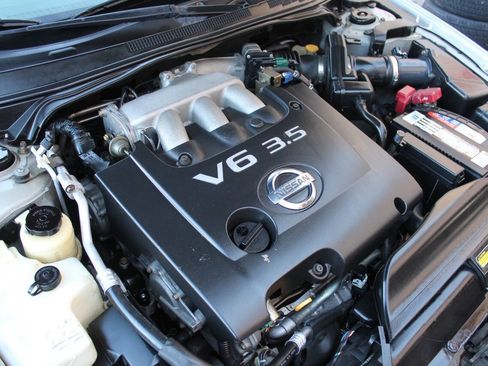 Used 2005 Nissan Altima 3.5 SE w/ (X02) Navigation Pkg image 29