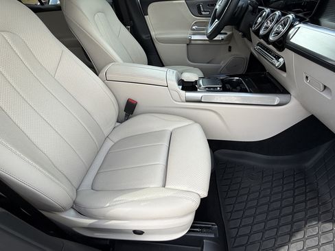 Used 2021 Mercedes-Benz GLB 250 image 14