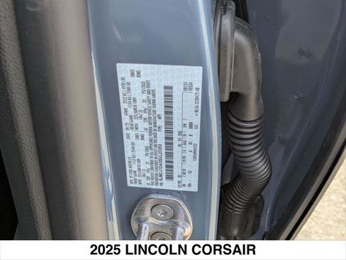 New 2025 Lincoln Corsair AWD image 15
