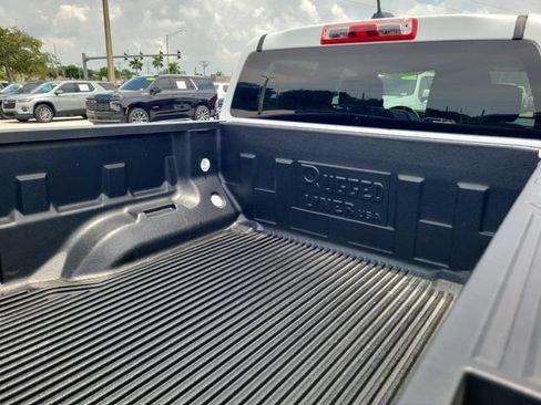 Used 2024 Chevrolet Colorado LT RWD image 6