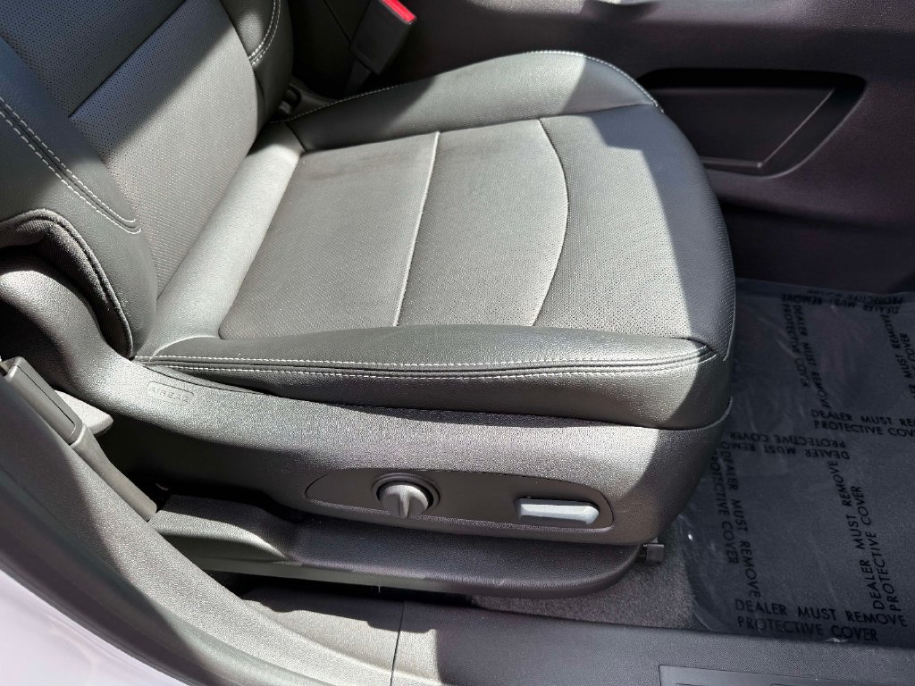 Used 2024 GMC Terrain SLT w/ Elevation Edition AWD/4WD image 15
