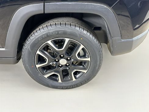 Used 2022 Jeep Compass Latitude AWD/4WD image 35
