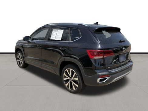Used 2024 Volkswagen Taos SE FWD image 7